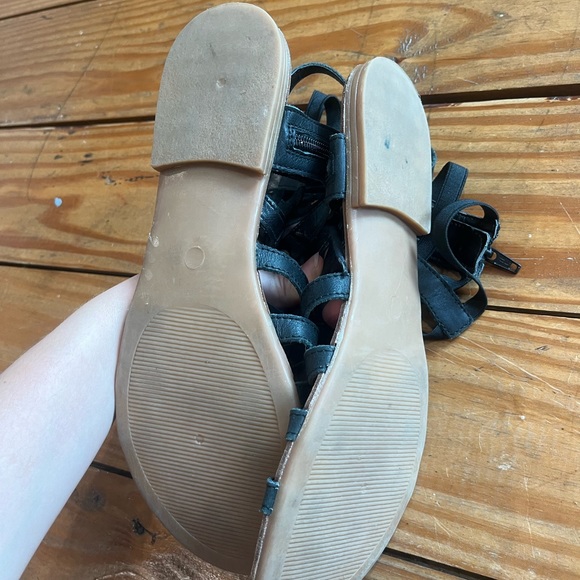 (36) *STEVE MADDEN SANDALS* - Picture 10 of 11
